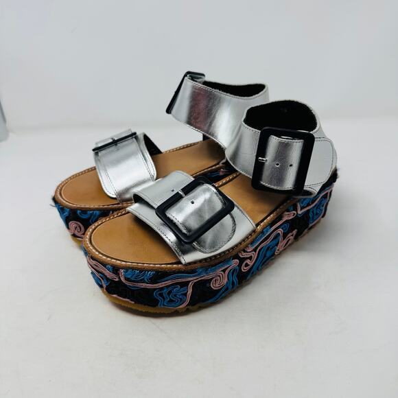 John David Silver Platform Sandals 38 Chunky Embroidered Sole Festival Shoe - Picture 1 of 12